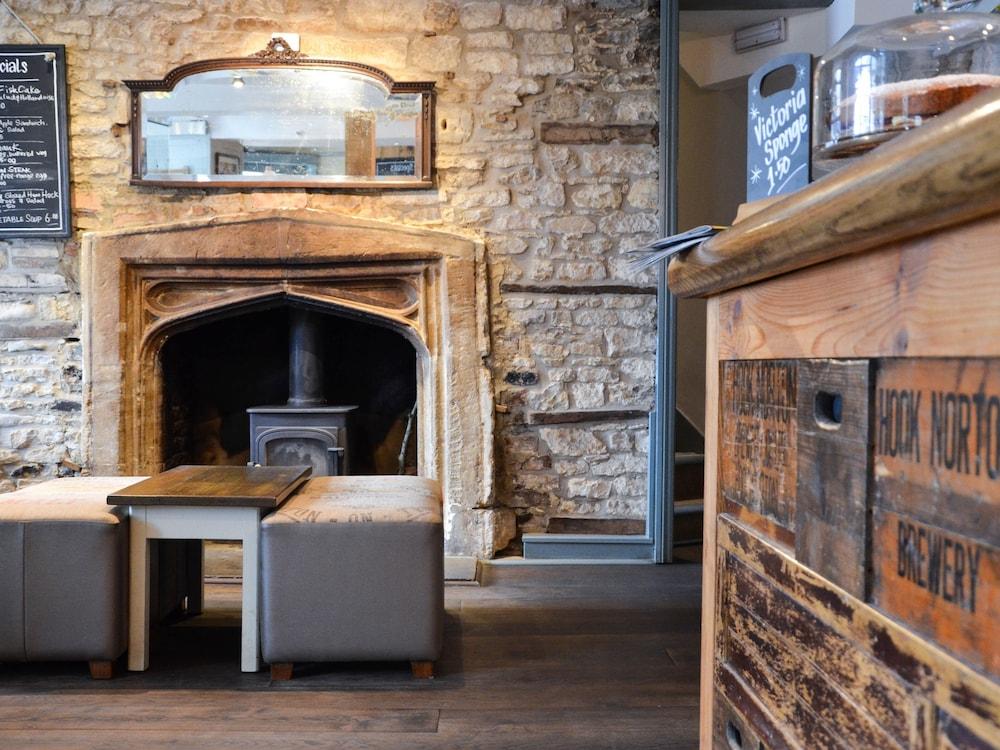 The Fox Hotel Chipping Norton Exterior photo