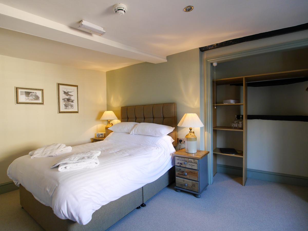 The Fox Hotel Chipping Norton Exterior photo